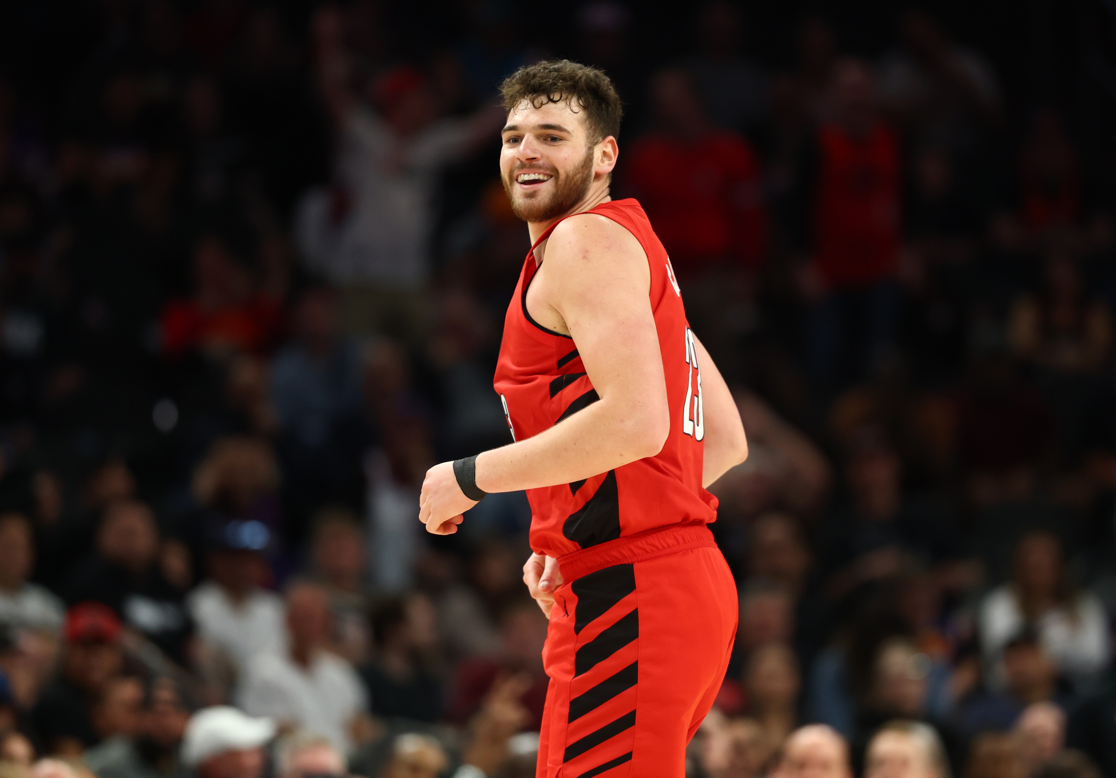 开云-都挺能抢！克林根11分15板5助3帽&amp;庄神6分17板4助2断